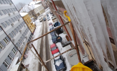 Odśnieżanie dachów Jasło Jedlicze Krosno Gorlice (z podnośnika/zwyżki)